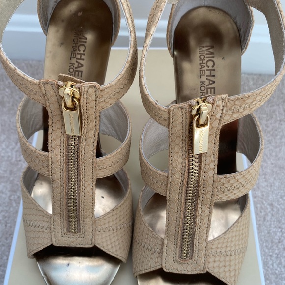 Michael Kors Berkeley T Strap heel in nude size 9 - Picture 4 of 9